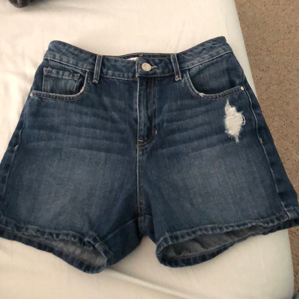 ❣️ GUESS highwaisted jean shorts!